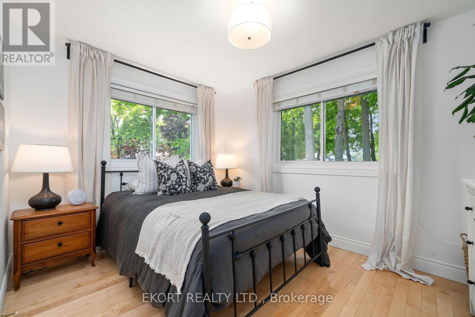 28 Fenwood Crescent, Prince Edward County, Ontario  K8N 4Z7 - Photo 21 - X12196103