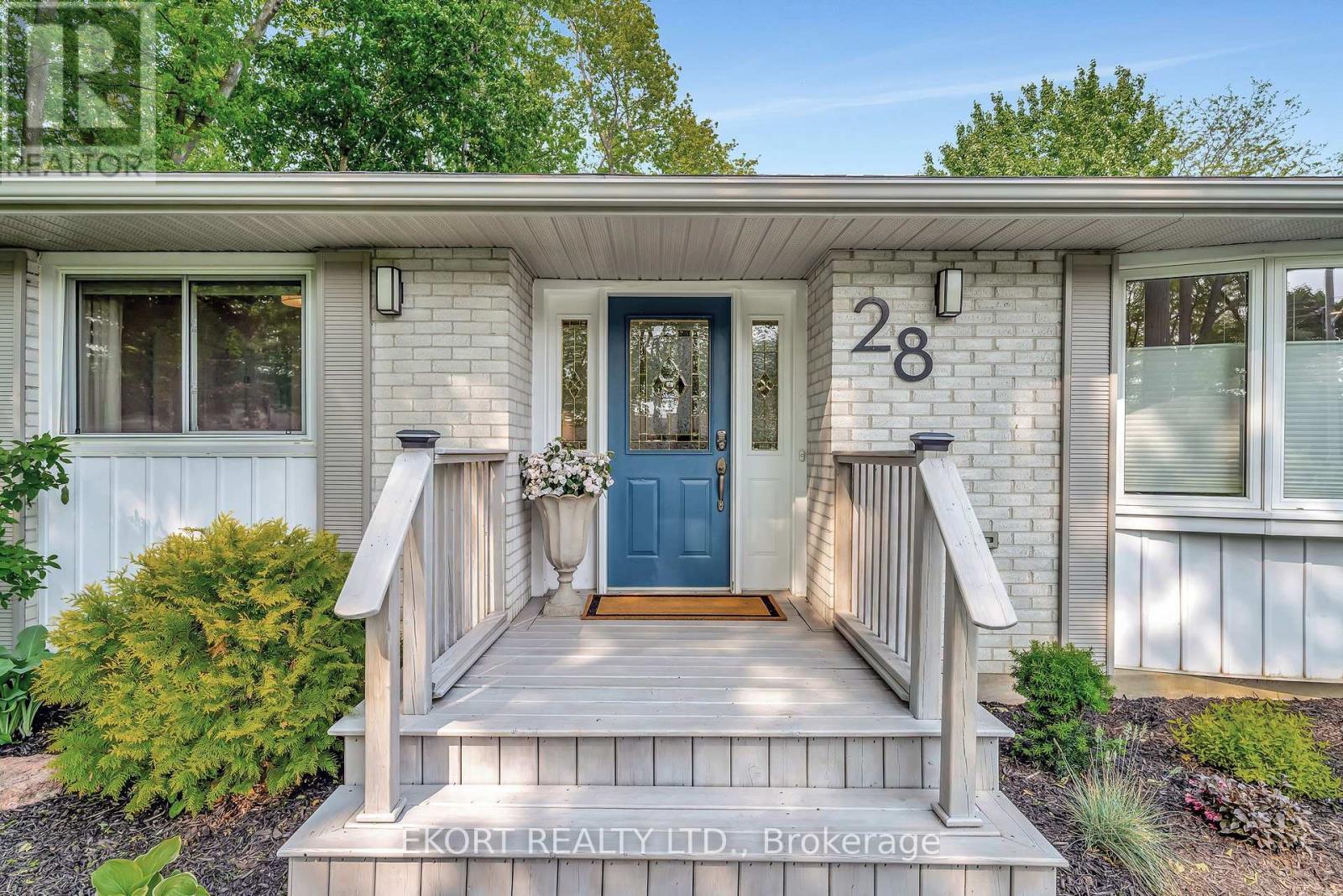 28 Fenwood Crescent, Prince Edward County, Ontario  K8N 4Z7 - Photo 5 - X12196103
