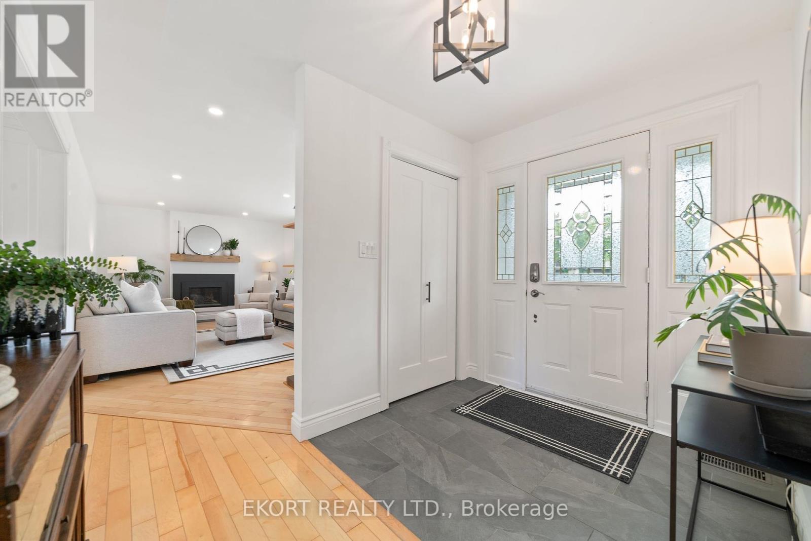 28 Fenwood Crescent, Prince Edward County, Ontario  K8N 4Z7 - Photo 8 - X12196103