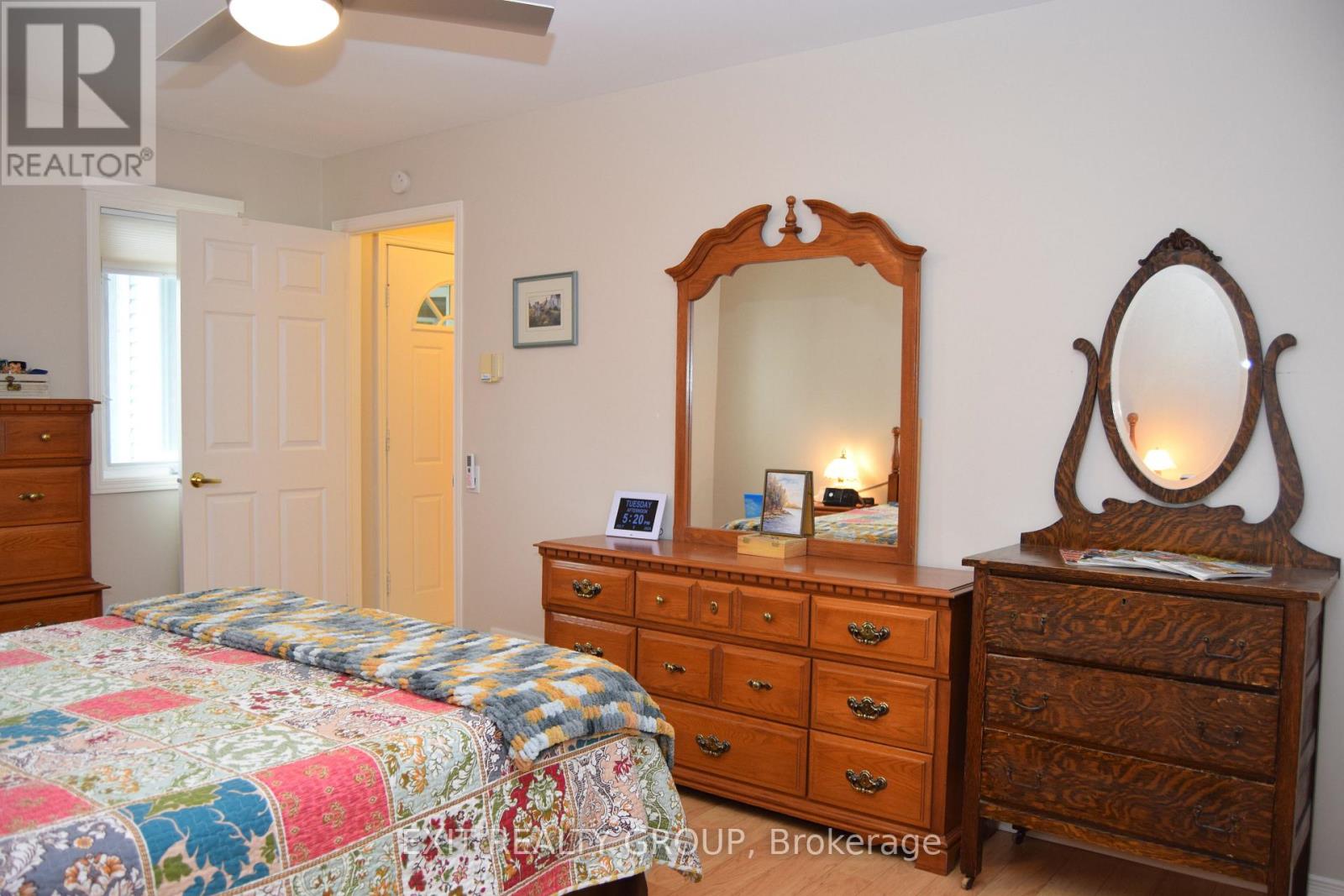 9 Empire Boulevard, Prince Edward County, Ontario  K0K 3L0 - Photo 13 - X12199360