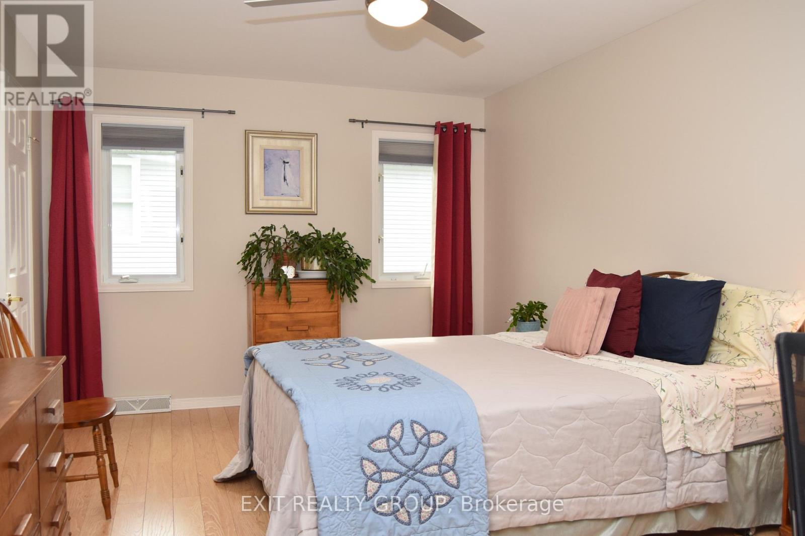 9 Empire Boulevard, Prince Edward County, Ontario  K0K 3L0 - Photo 15 - X12199360