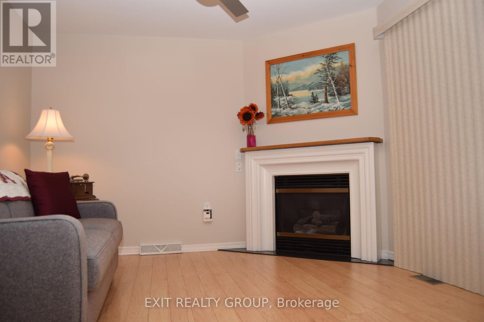 9 Empire Boulevard, Prince Edward County, Ontario  K0K 3L0 - Photo 5 - X12199360