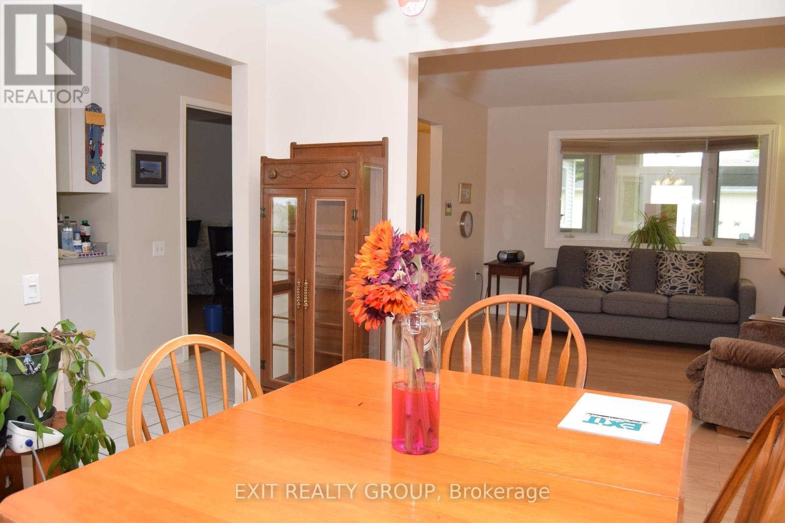 9 Empire Boulevard, Prince Edward County, Ontario  K0K 3L0 - Photo 6 - X12199360