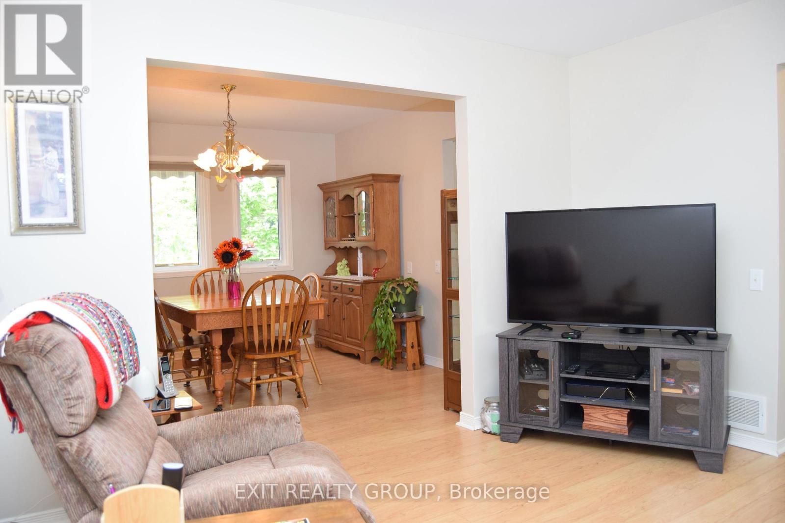 9 Empire Boulevard, Prince Edward County, Ontario  K0K 3L0 - Photo 7 - X12199360