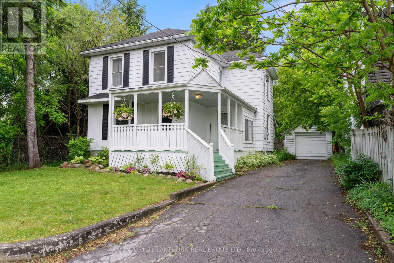 18 ELM STREET, Prince Edward County, Ontario