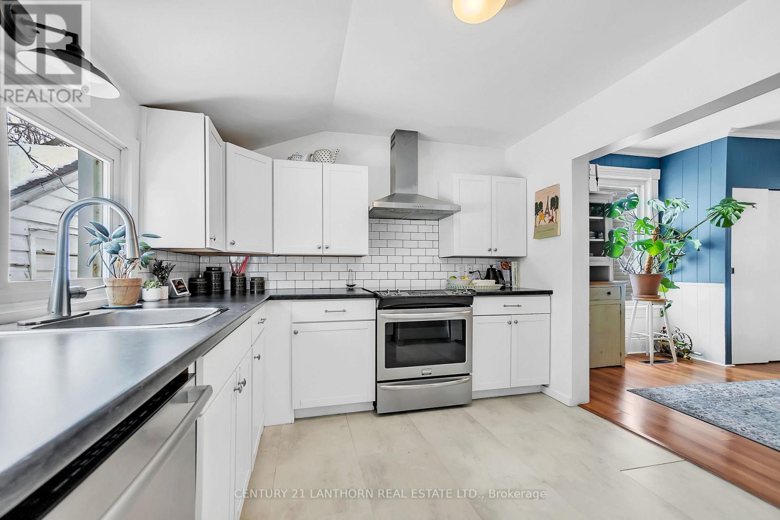 18 Elm Street, Prince Edward County, Ontario  K0K 2T0 - Photo 23 - X12211801