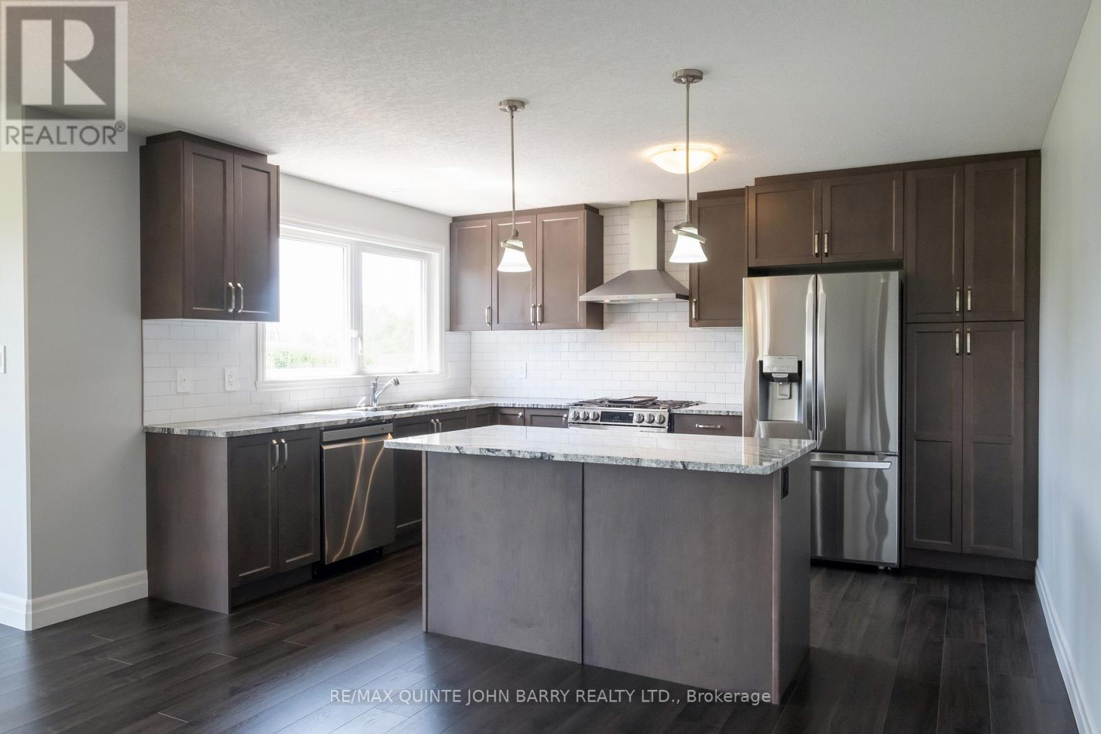 49 Lanark Drive, Belleville, Ontario  K8N 0G8 - Photo 10 - X12219094