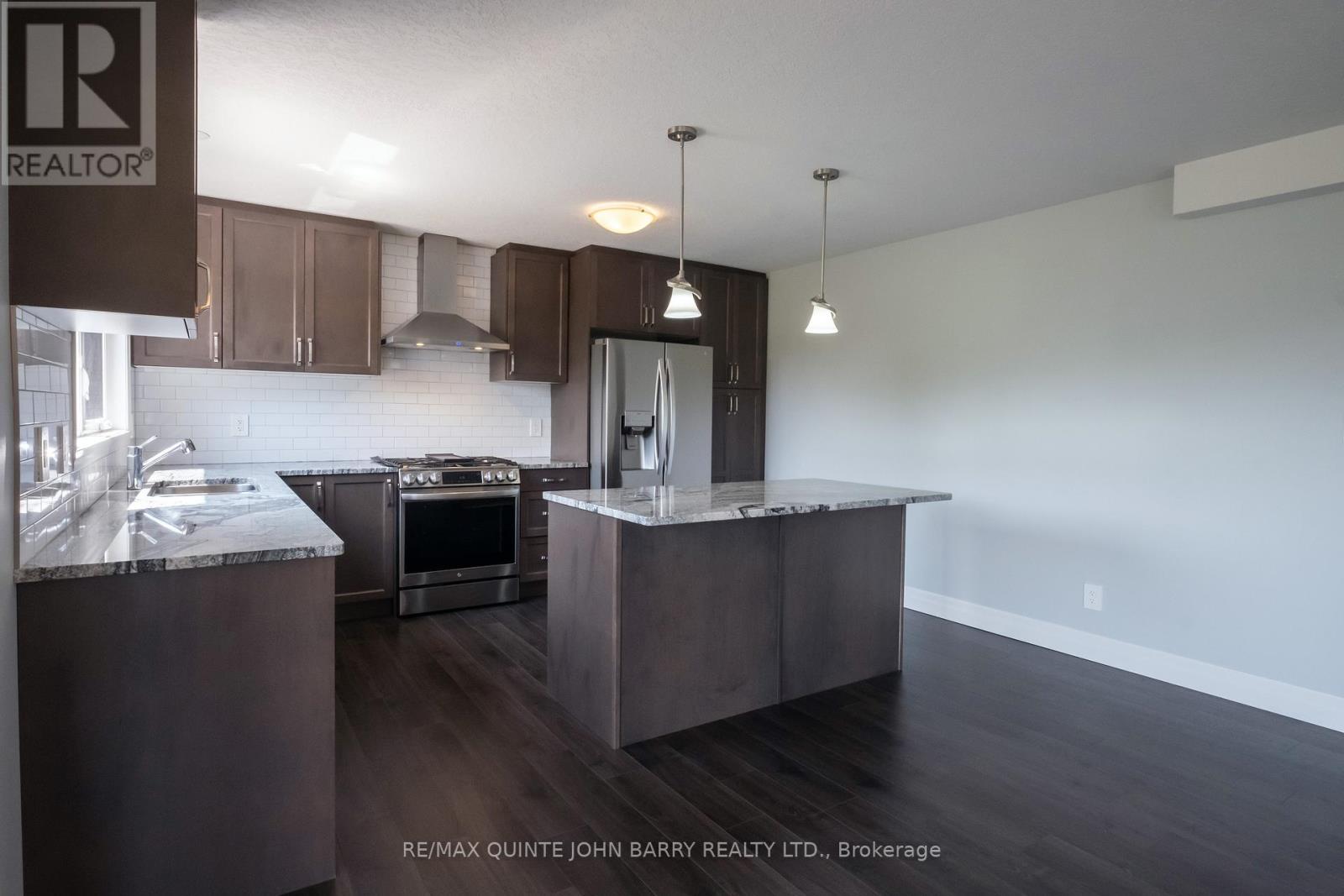 49 Lanark Drive, Belleville, Ontario  K8N 0G8 - Photo 11 - X12219094