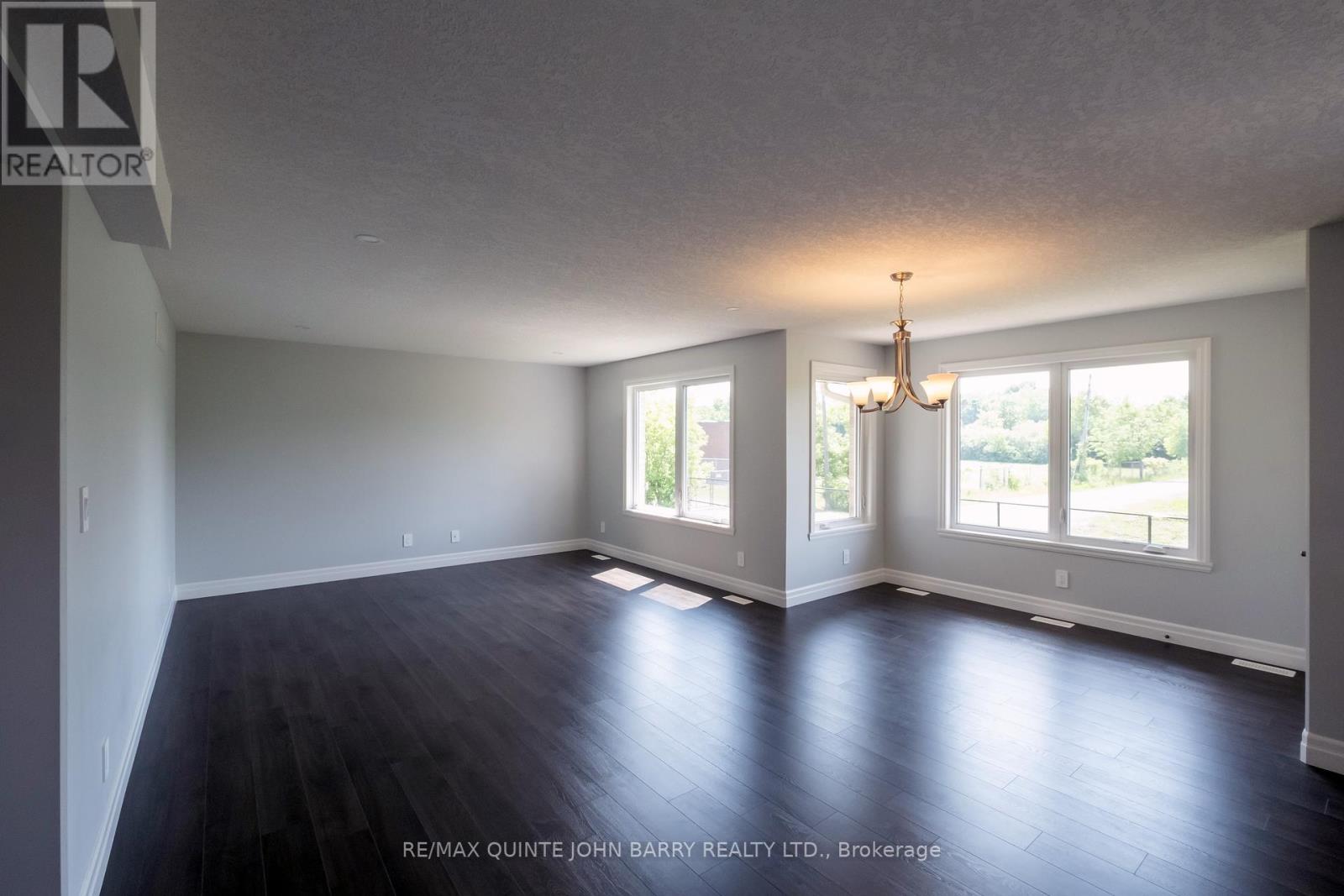 49 Lanark Drive, Belleville, Ontario  K8N 0G8 - Photo 14 - X12219094