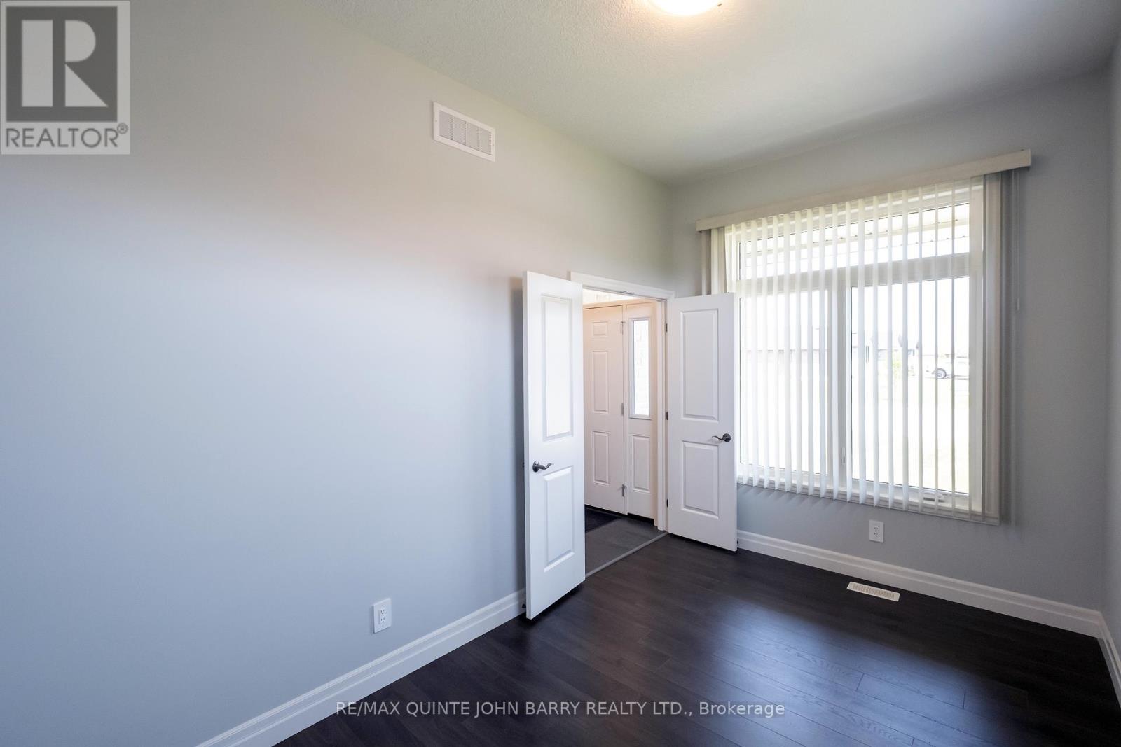 49 Lanark Drive, Belleville, Ontario  K8N 0G8 - Photo 6 - X12219094