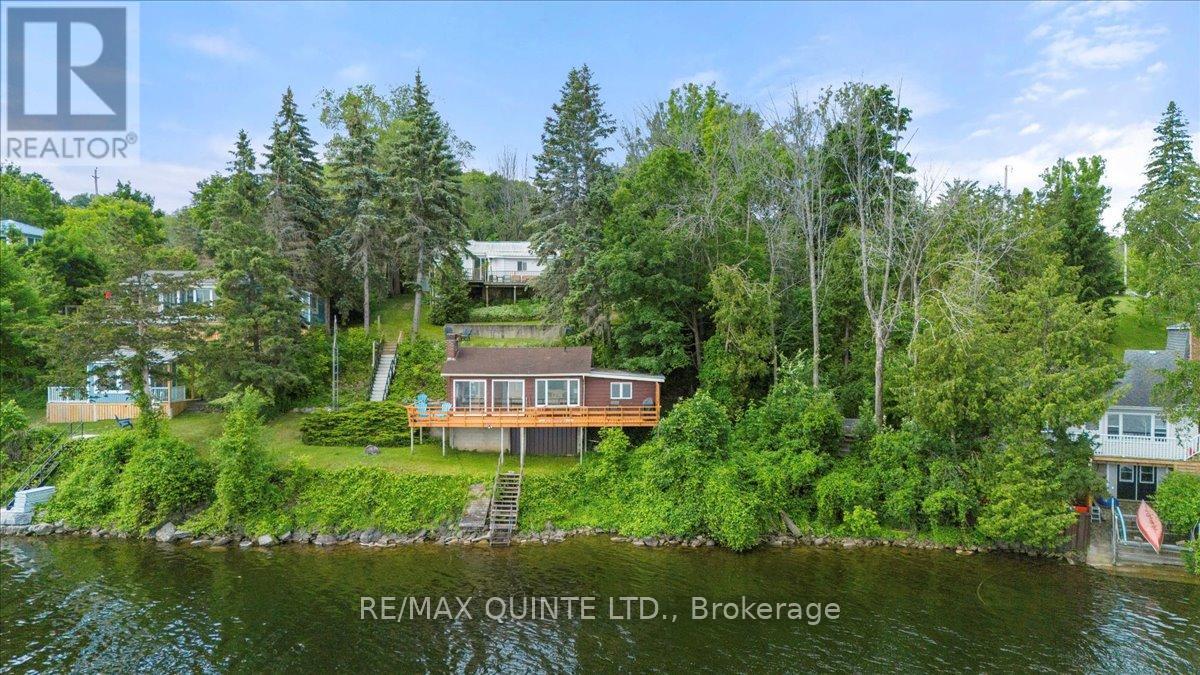 11364 LOYALIST PARKWAY, Prince Edward County, Ontario
