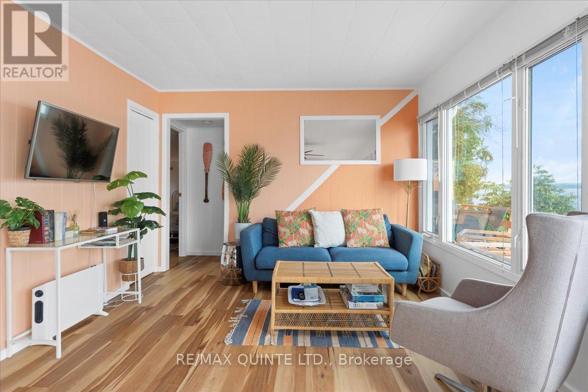 11364 Loyalist Parkway, Prince Edward County, Ontario  K0K 2T0 - Photo 12 - X12226876