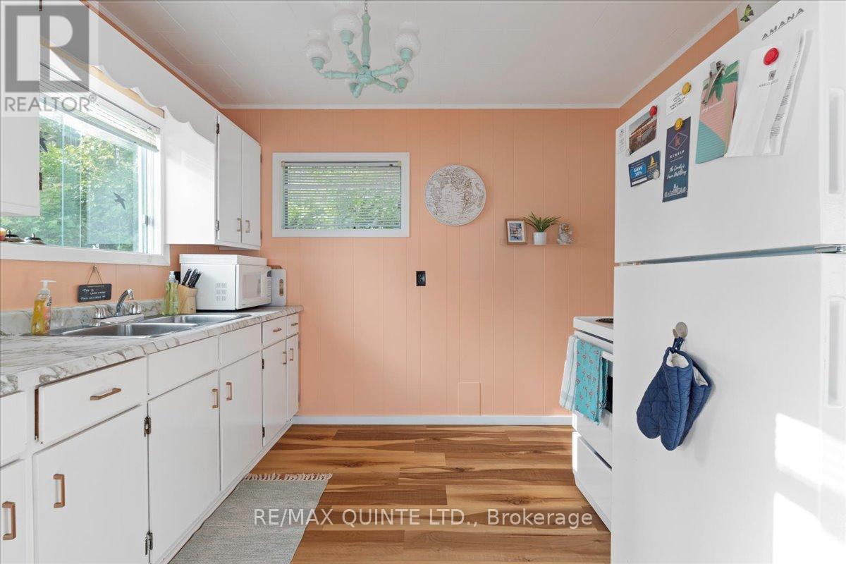 11364 Loyalist Parkway, Prince Edward County, Ontario  K0K 2T0 - Photo 5 - X12226876