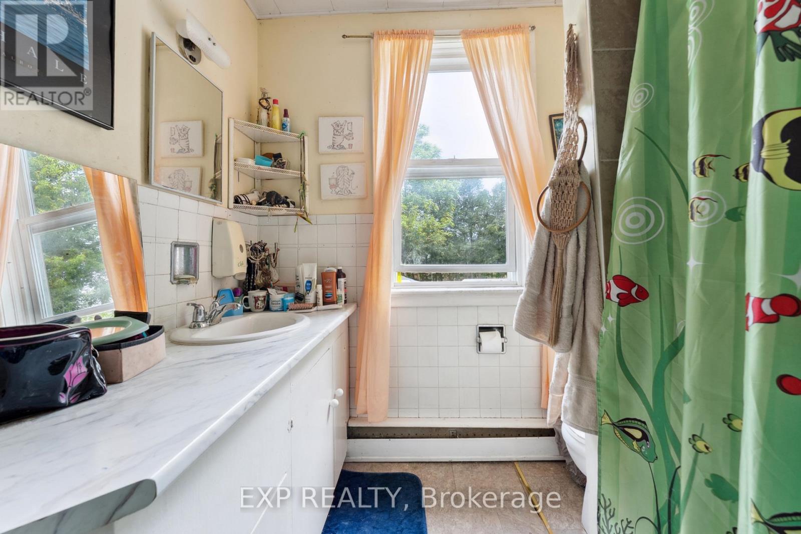 17 Spring Street, Quinte West, Ontario  K8N 2Z6 - Photo 9 - X12228823