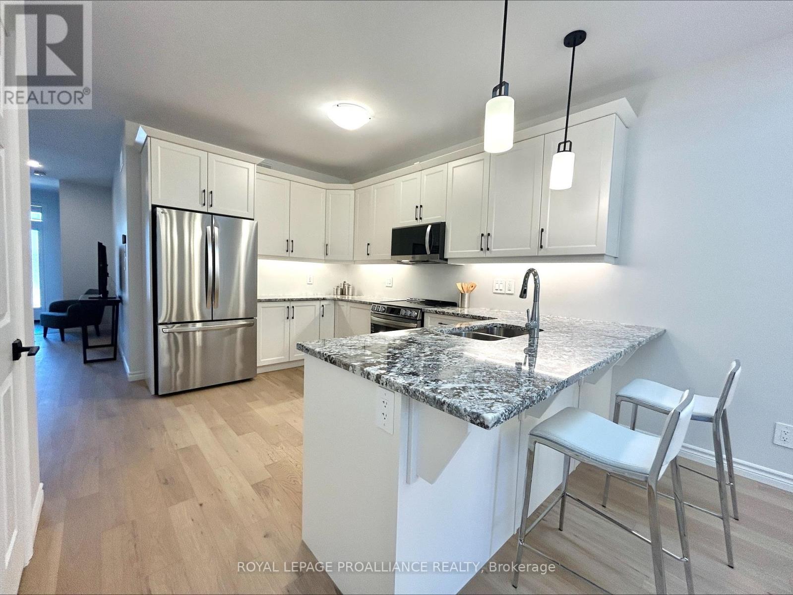 33 Athabaska Drive, Belleville, Ontario  K8N 0T1 - Photo 8 - X12229270