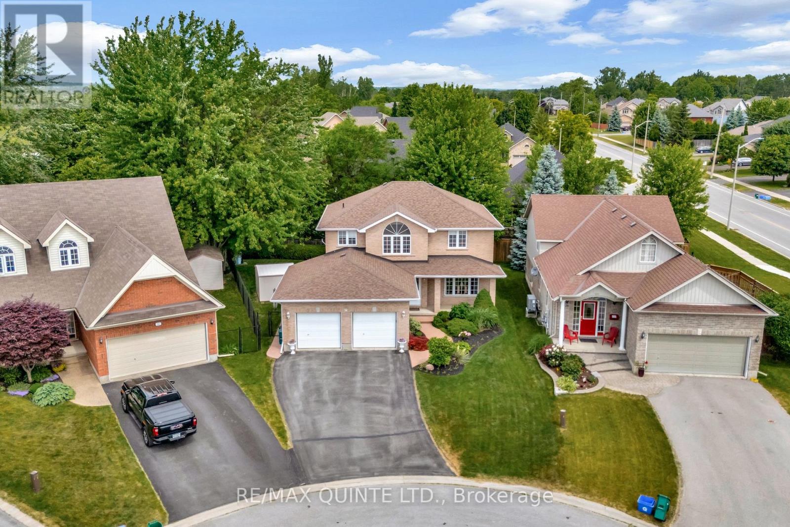 14 Hilton Place, Belleville, Ontario  K8P 5N2 - Photo 2 - X12234880
