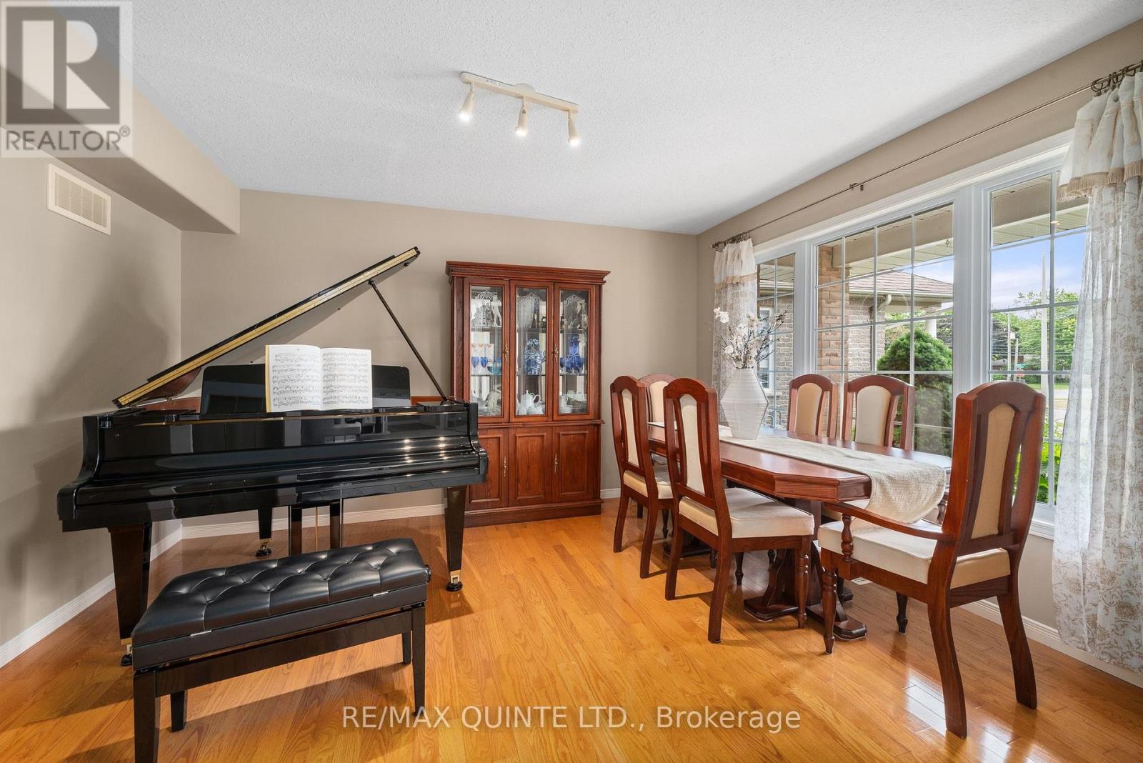 14 Hilton Place, Belleville, Ontario  K8P 5N2 - Photo 7 - X12234880