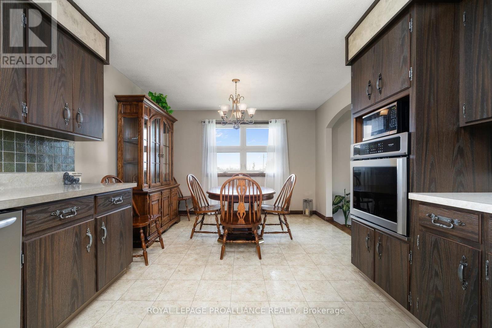 6864 Highway 62, Belleville, Ontario  K8N 0L7 - Photo 11 - X12236812