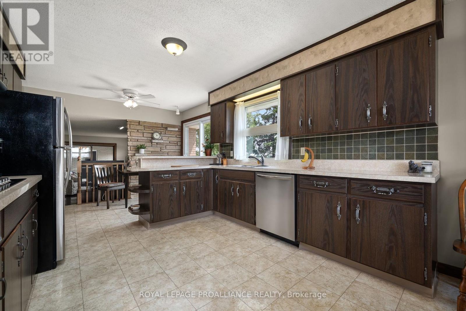 6864 Highway 62, Belleville, Ontario  K8N 0L7 - Photo 12 - X12236812