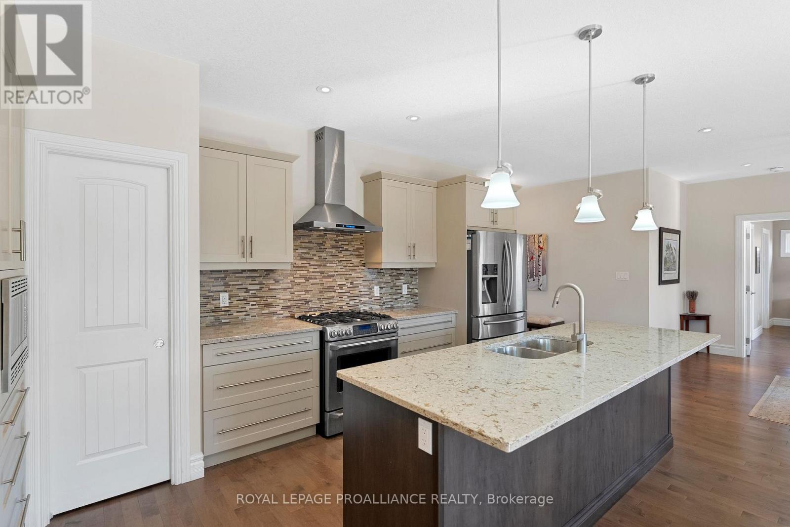 5 Conger Drive, Prince Edward County, Ontario  K0K 3L0 - Photo 11 - X12236836