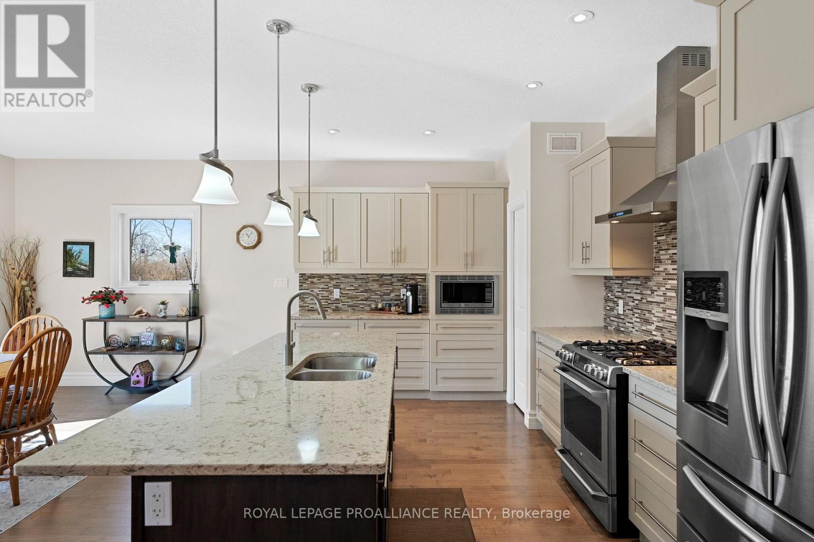5 Conger Drive, Prince Edward County, Ontario  K0K 3L0 - Photo 12 - X12236836