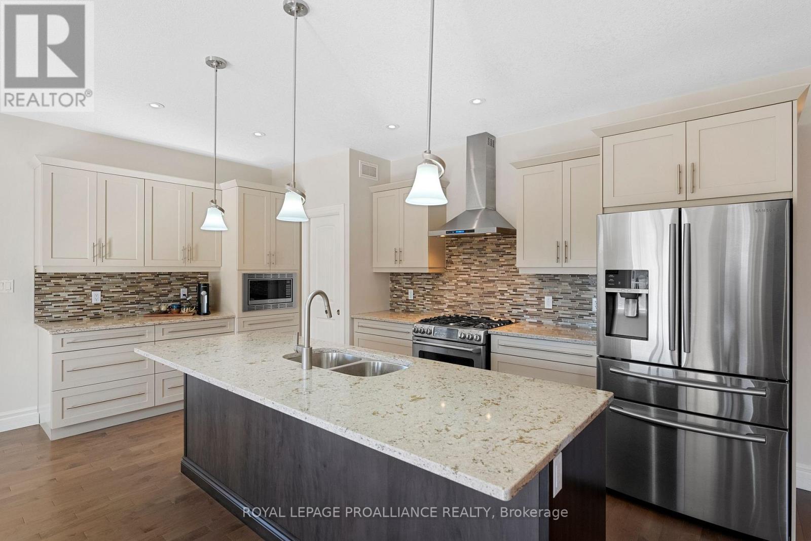 5 Conger Drive, Prince Edward County, Ontario  K0K 3L0 - Photo 13 - X12236836