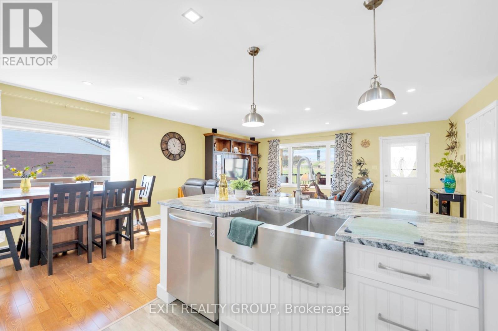 1690 Wallbridge Loyalist Road, Quinte West, Ontario  K8N 4Z5 - Photo 15 - X12239944