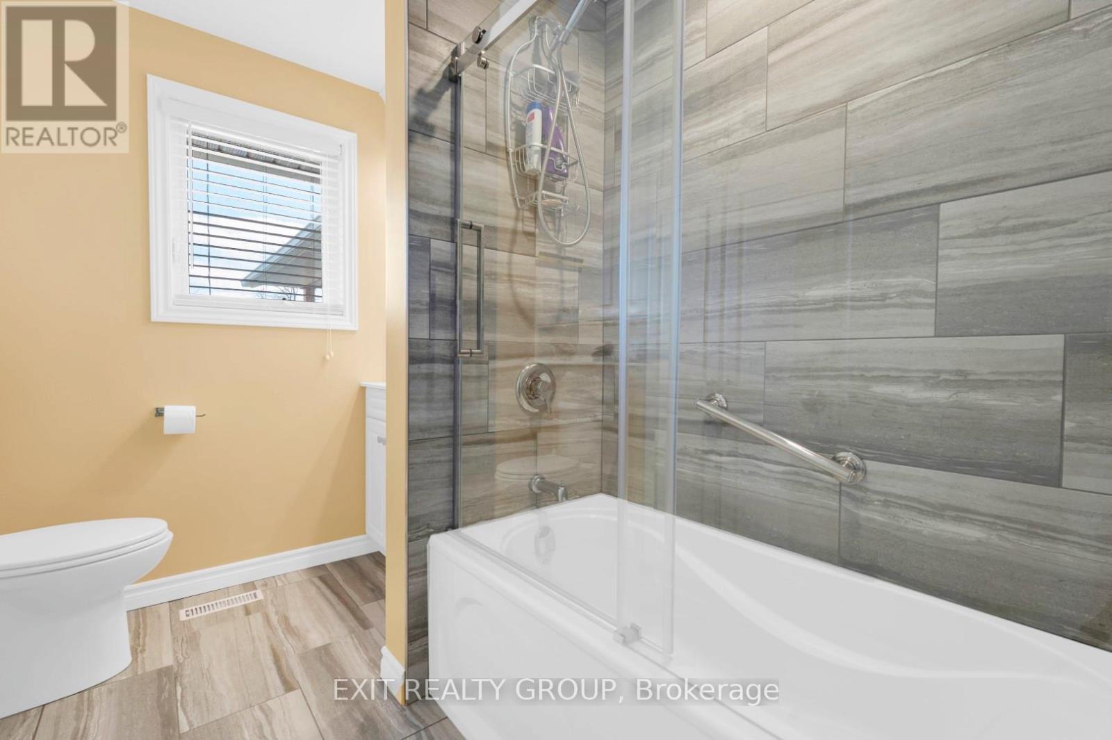 1690 Wallbridge Loyalist Road, Quinte West, Ontario  K8N 4Z5 - Photo 17 - X12239944