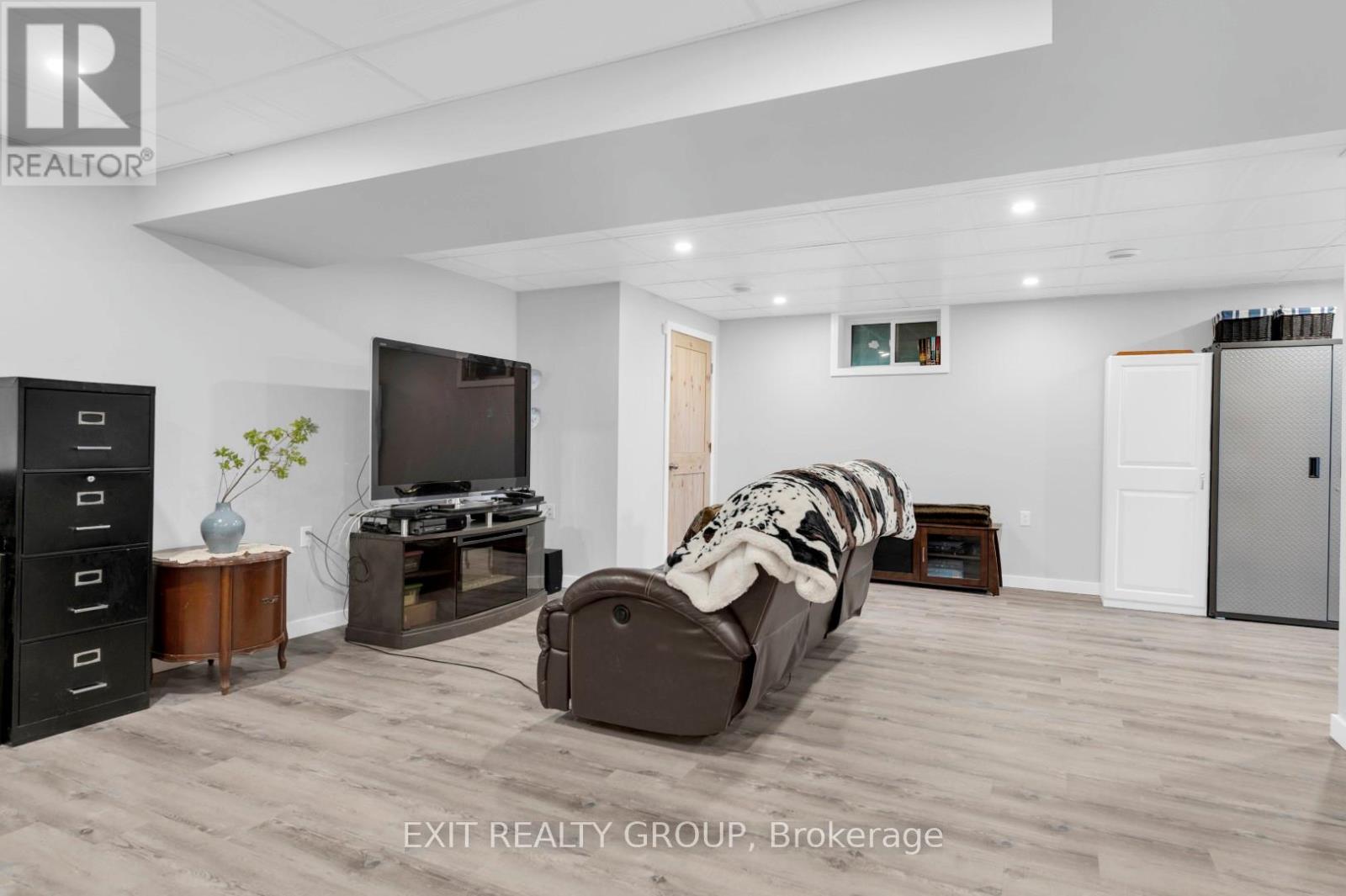 1690 Wallbridge Loyalist Road, Quinte West, Ontario  K8N 4Z5 - Photo 25 - X12239944