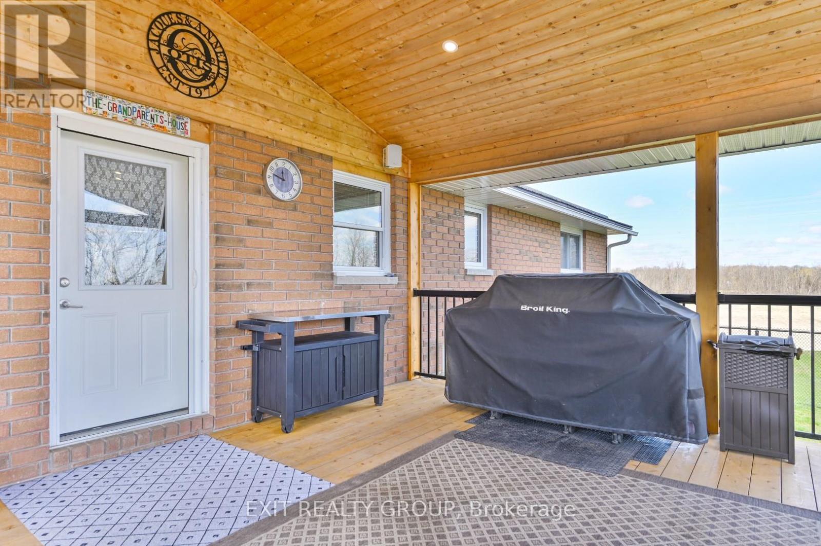 1690 Wallbridge Loyalist Road, Quinte West, Ontario  K8N 4Z5 - Photo 27 - X12239944