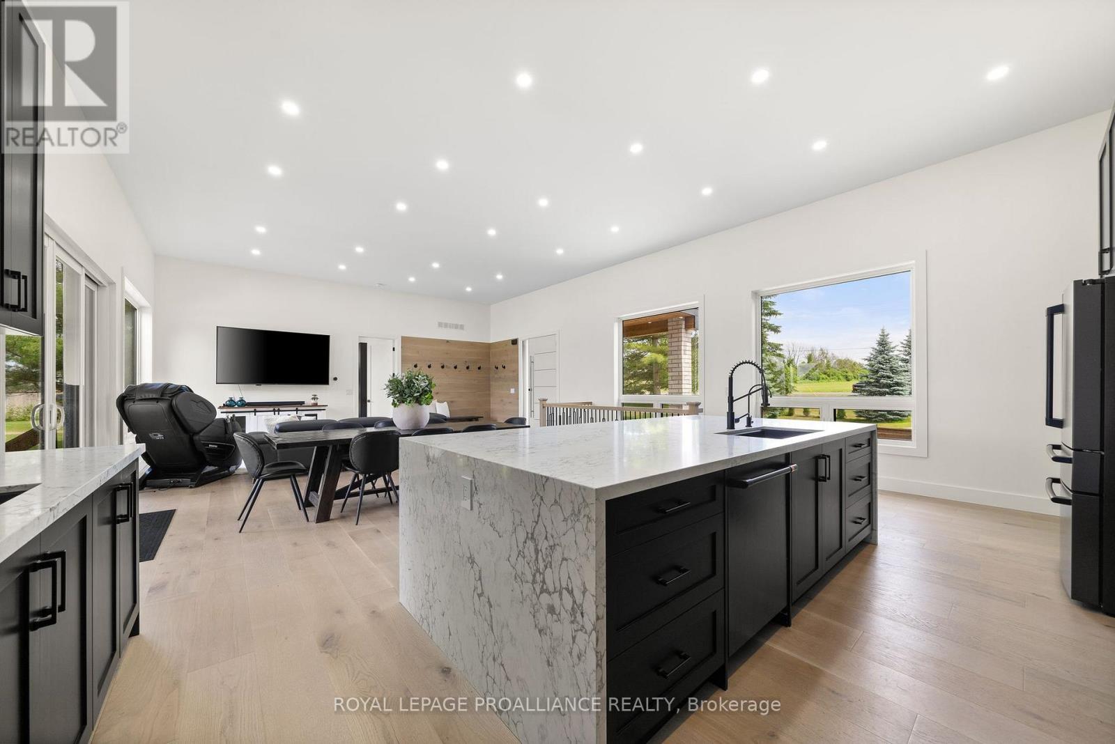 2528 County Rd 3, Prince Edward County, Ontario  K0K 1L0 - Photo 14 - X12240297