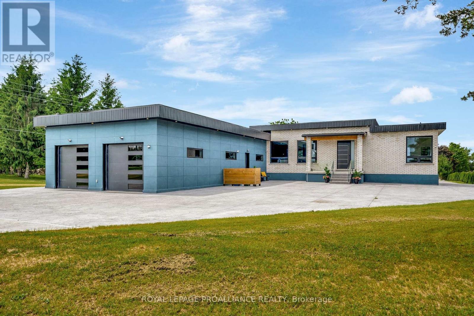 2528 County Rd 3, Prince Edward County, Ontario  K0K 1L0 - Photo 2 - X12240297