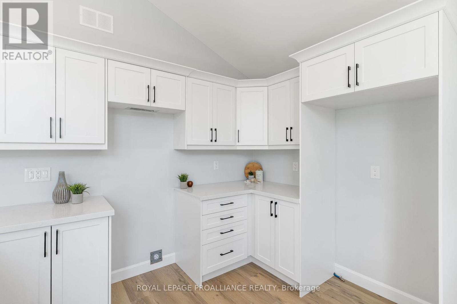 304 - 14 Meadowcreek Drive, Brighton, Ontario  K0K 1H0 - Photo 15 - X12240818