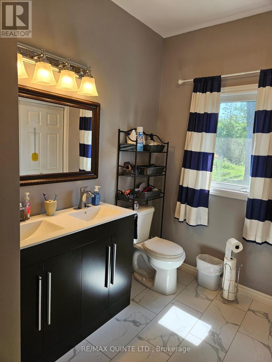 7 Clarke Road, Prince Edward County, Ontario  K0K 2T0 - Photo 12 - X12242131