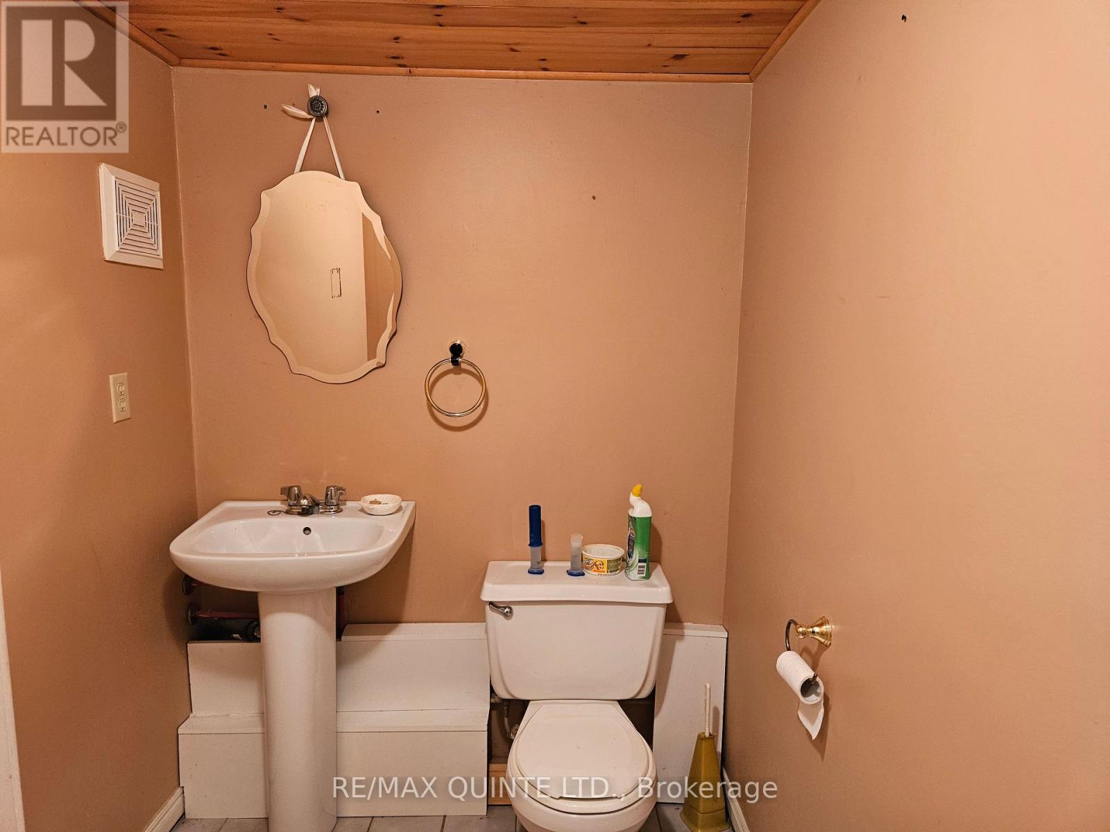 7 Clarke Road, Prince Edward County, Ontario  K0K 2T0 - Photo 28 - X12242131