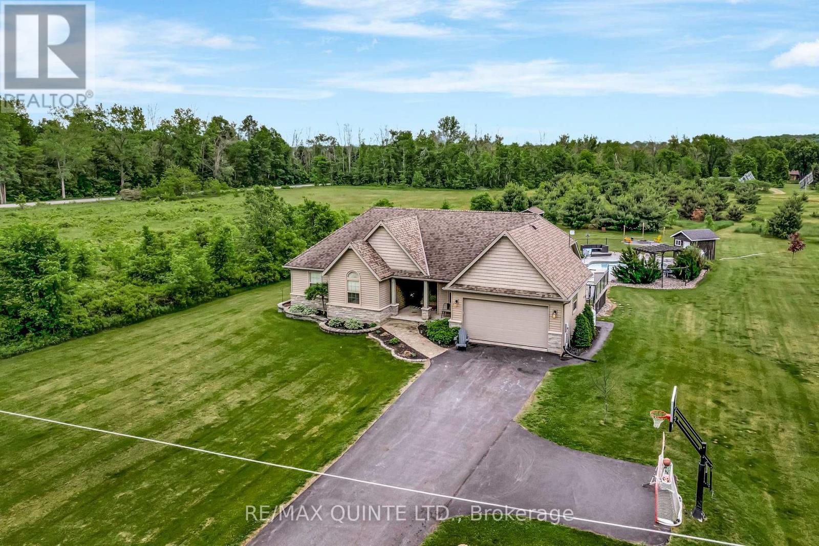 27 CHARLES ROAD, Tweed, Ontario