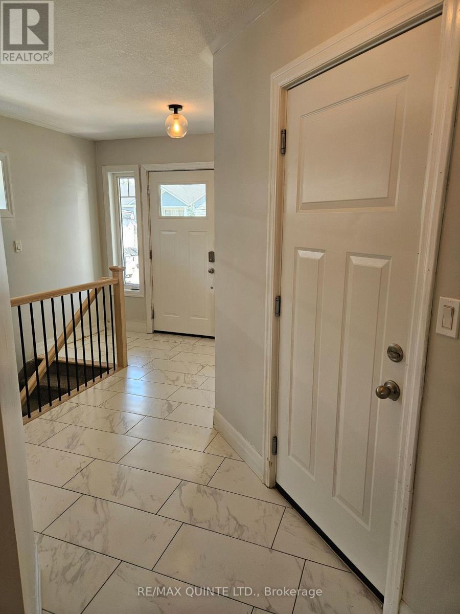 52 Mercedes Drive, Belleville, Ontario  K8N 0B7 - Photo 3 - X12242660