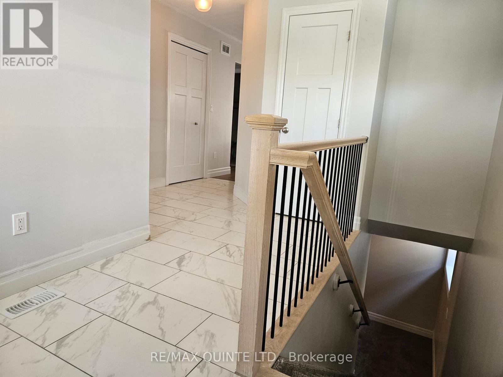 52 Mercedes Drive, Belleville, Ontario  K8N 0B7 - Photo 5 - X12242660