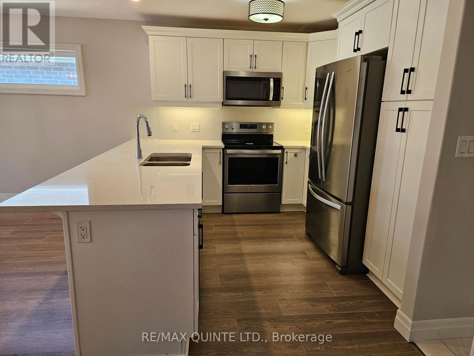52 Mercedes Drive, Belleville, Ontario  K8N 0B7 - Photo 6 - X12242660