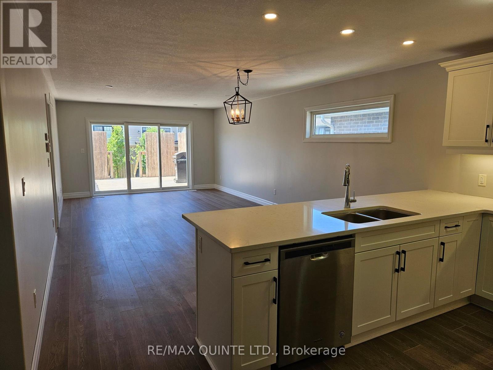 52 Mercedes Drive, Belleville, Ontario  K8N 0B7 - Photo 8 - X12242660