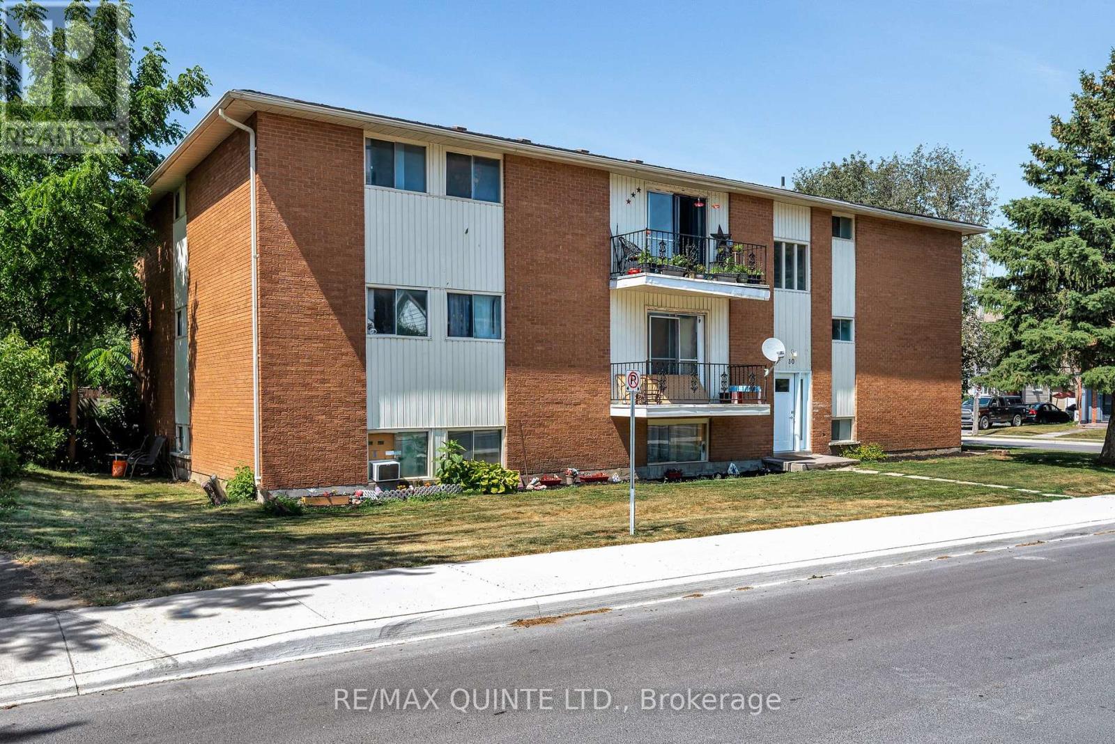 30 HENRY STREET, Belleville, Ontario