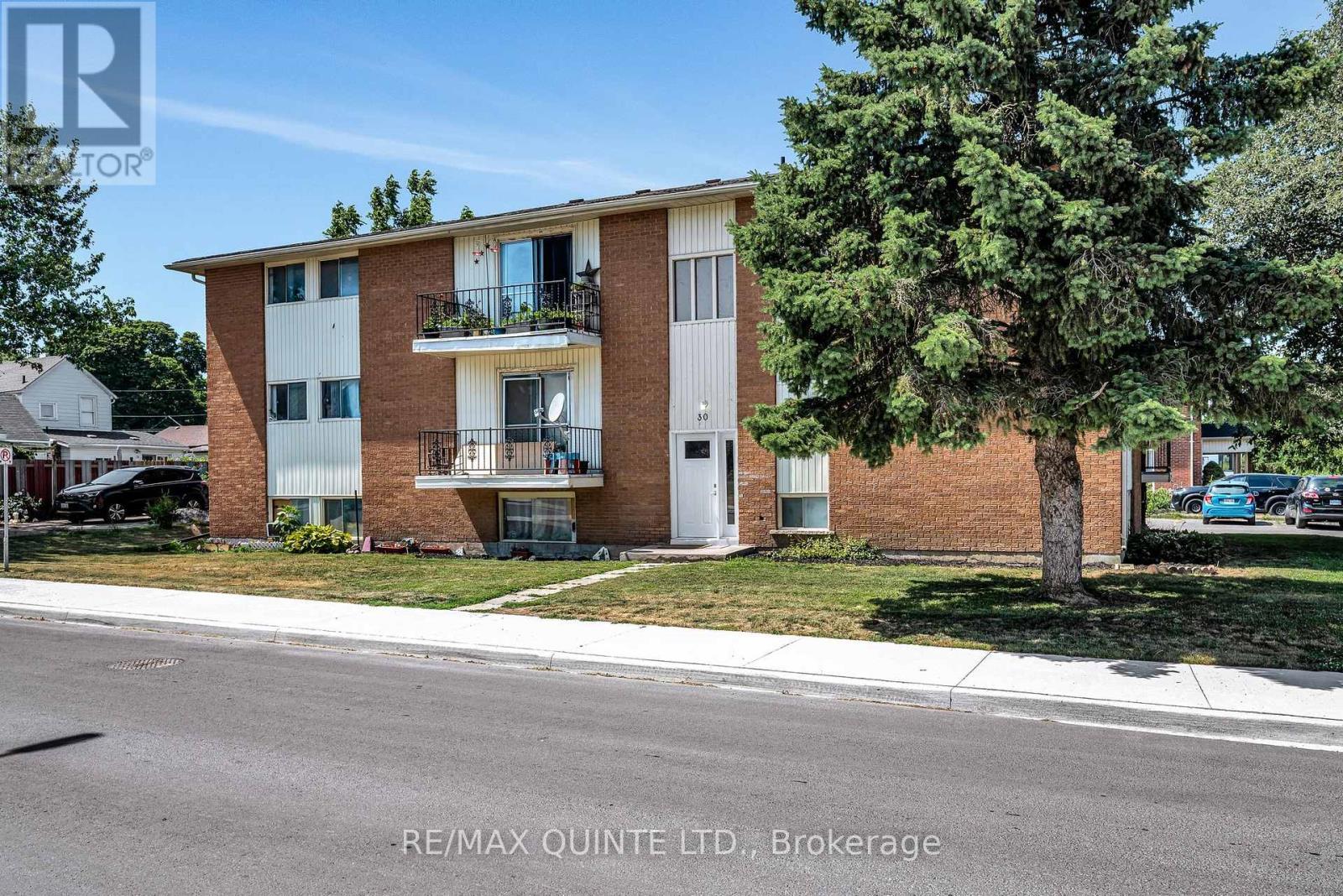 30 Henry Street, Belleville, Ontario  K8N 1N2 - Photo 10 - X12245217
