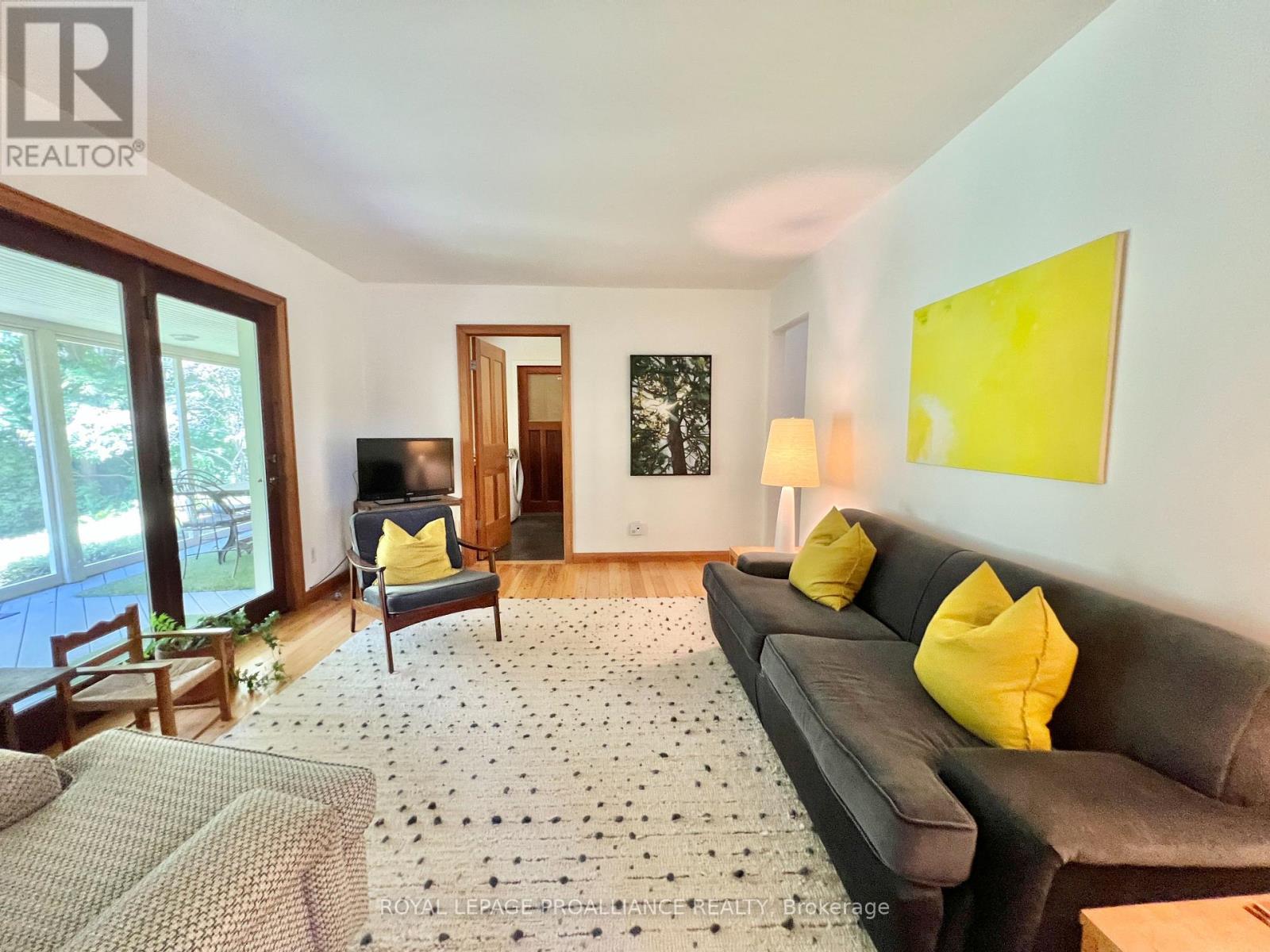 352 County Road 10, Prince Edward County, Ontario  K0K 2T0 - Photo 5 - X12245340
