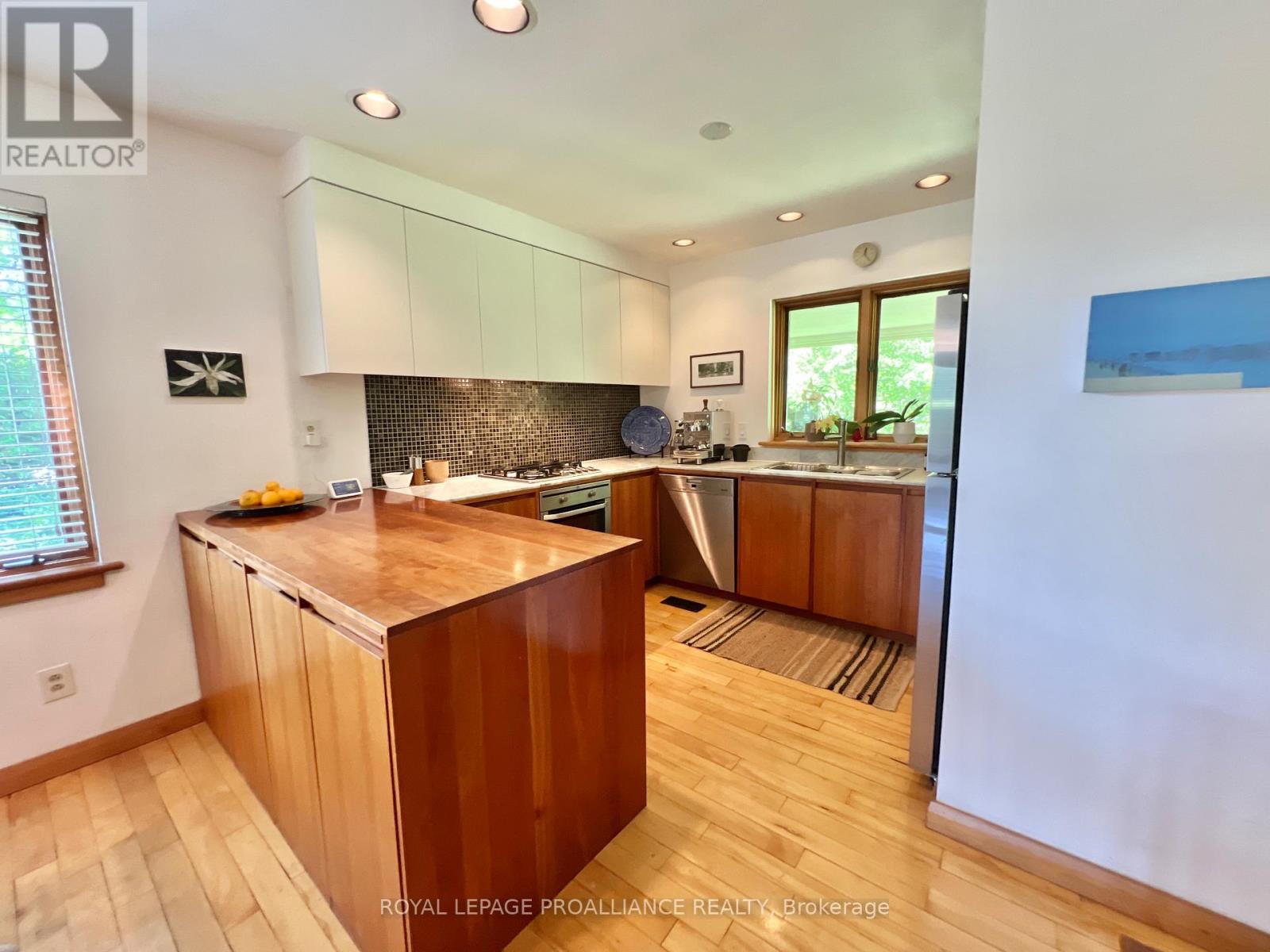 352 County Road 10, Prince Edward County, Ontario  K0K 2T0 - Photo 6 - X12245340