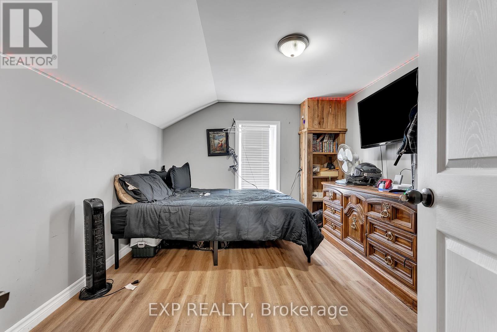 113 Pleasant Drive, Greater Napanee, Ontario  K0K 2Z0 - Photo 12 - X12245415