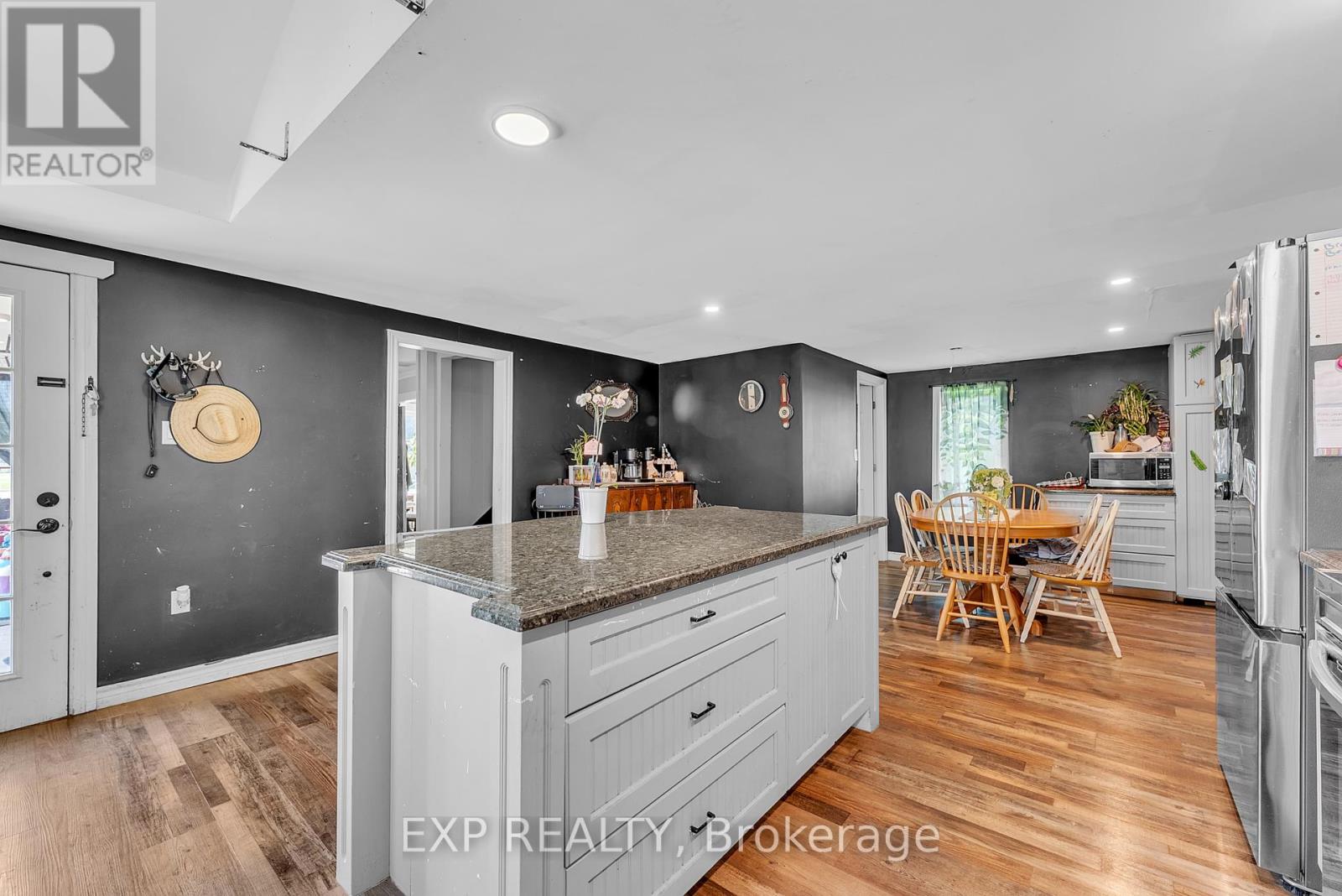 113 Pleasant Drive, Greater Napanee, Ontario  K0K 2Z0 - Photo 6 - X12245415