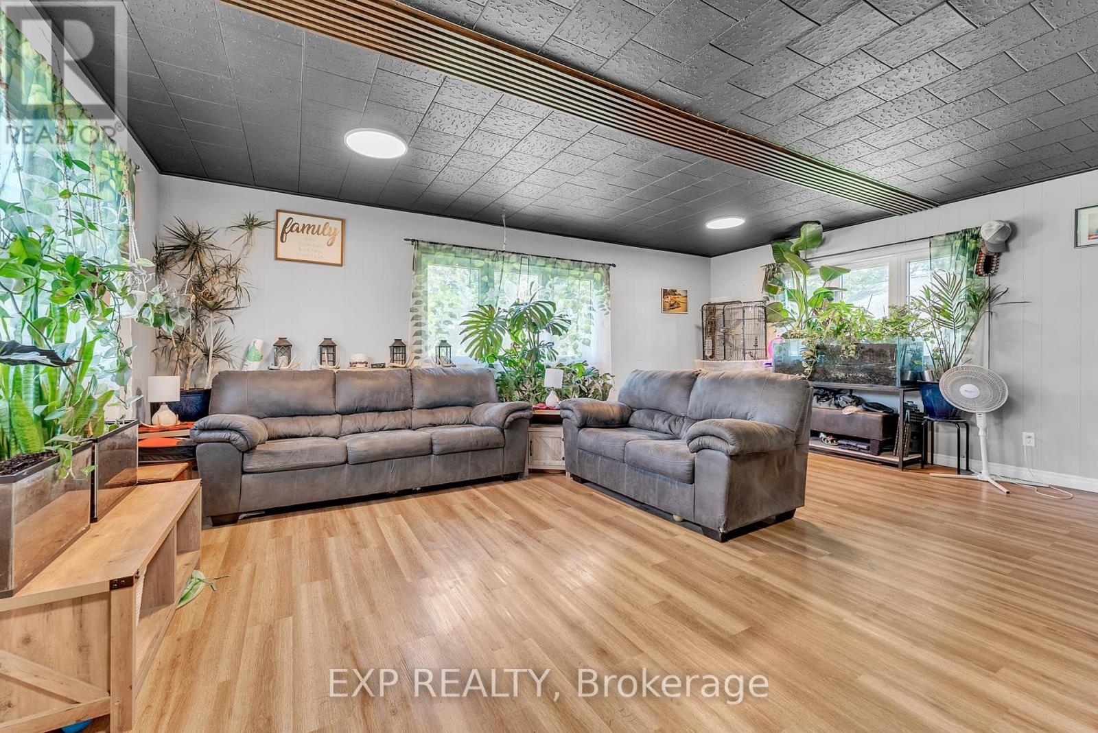 113 Pleasant Drive, Greater Napanee, Ontario  K0K 2Z0 - Photo 7 - X12245415