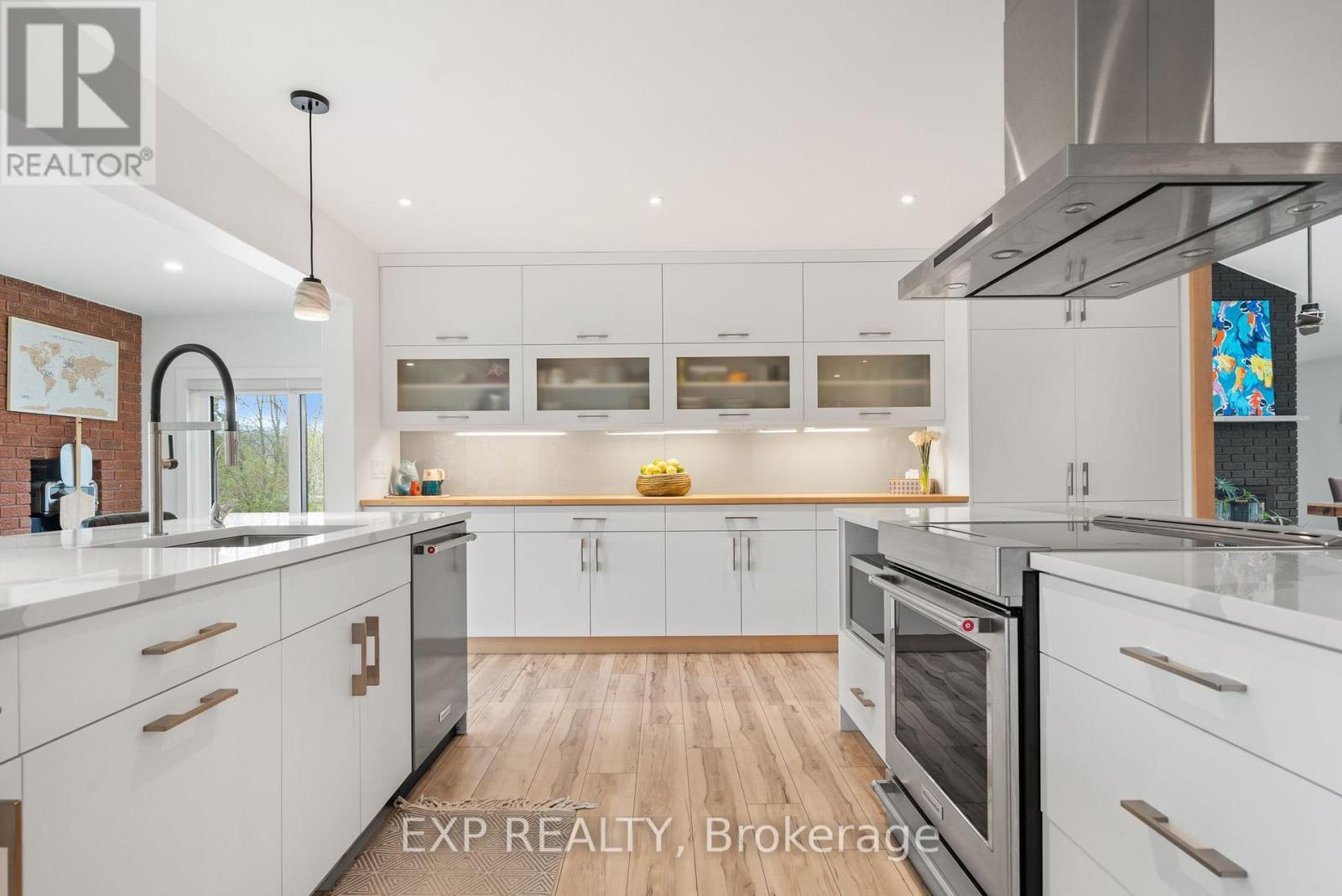 135 Hiscock Shores Road, Prince Edward County, Ontario  K0K 1L0 - Photo 15 - X12245802