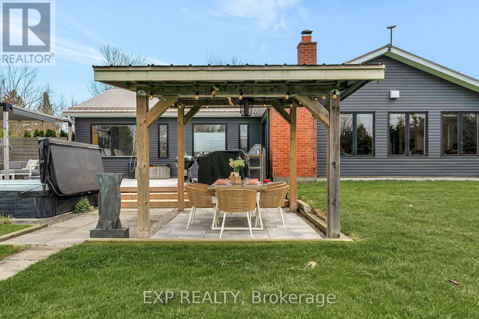 135 Hiscock Shores Road, Prince Edward County, Ontario  K0K 1L0 - Photo 42 - X12245802