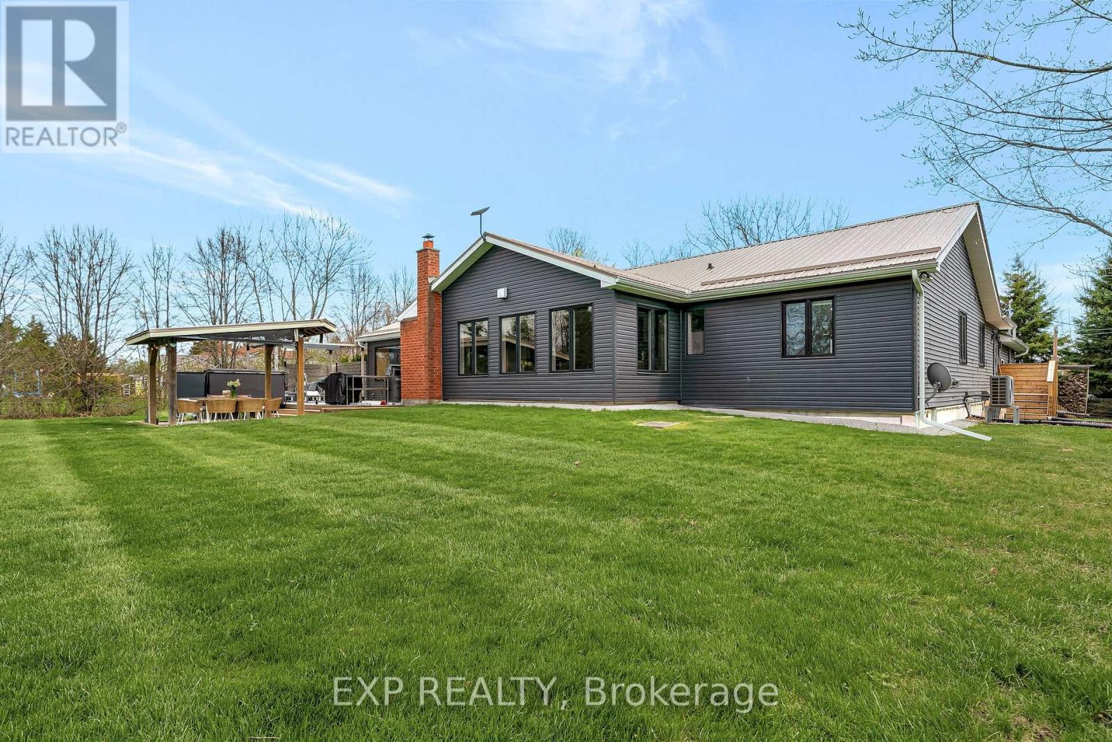 135 Hiscock Shores Road, Prince Edward County, Ontario  K0K 1L0 - Photo 43 - X12245802